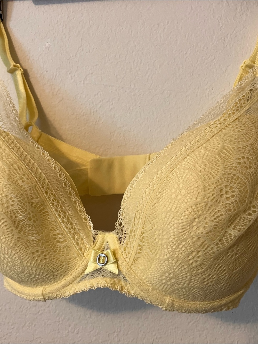 Chantelle Festive Yellow Lace Underwire Bra